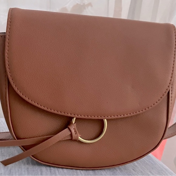 JJ WINTERS-like new! Brown Crossbody Bag with Flap Closure and adjustable strap! - Picture 3 of 16